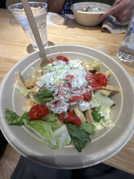 Verbraucherbewertung – Lebensmittelsicherheit CAVA, East Camelback Road, Phoenix, AZ, USA On April 24, 2026, I got a bowl at Cava that would later... Foto #1