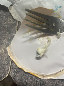 Reseña del consumidor - Seguridad alimentaria ShopRite of Enfield, Hazard Avenue, Enfield, CT 06082, USA Multiple mold pieces when the expire date... foto #2