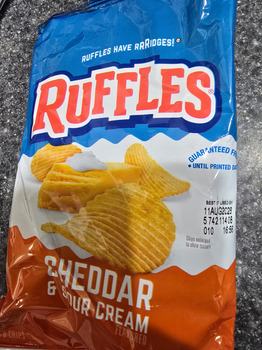 مراجعة المستهلك - سلامة الغذاء Ruffles, Walgreens, Cleveland, OH 44107, USA Approximately an hour after eating, I projectile vomite... صورة فوتوغرافية #1