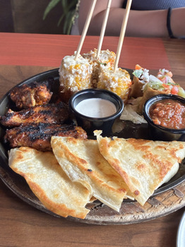 Consumer Review - Food Safety Nacho Daddy - Downtown, North 4th Street, Las Vegas, NV, USA Had the new sampler platter and the por... photo #1