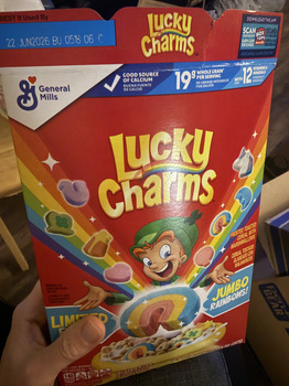 Avaliação do consumidor - Segurança alimentar Lucky Charms, Houston, Texas, USA Right now Lucky charms before the best by date Purchased at a gas... foto #2