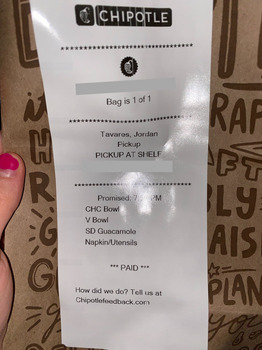 Avis du consommateur - Sécurité alimentaire Chipotle Mexican Grill, State Road, Dartmouth, MA, USA The food was served lukewarm but we didnt thi... photo #2