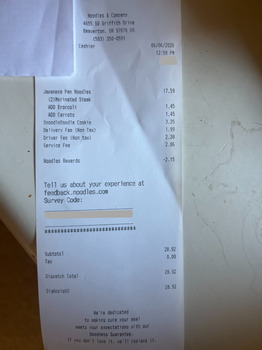 Reseña del consumidor - Seguridad alimentaria Noodles and Company, Southwest Griffith Drive, Beaverton, OR, USA My noodles had a plastic/chemical... foto #2
