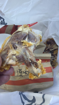 Avis du consommateur - Sécurité alimentaire KFC | Kuwait City -Anwar Tower, Kuwait City, Kuwait After eat kfc Stomach pain n vomiting cramps Qua... photo #3