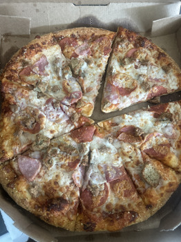 Verbraucherbewertung – Lebensmittelsicherheit Domino's Pizza, Sixth Avenue, San Diego, CA, USA I ordered a meat lovers pizza from this location Fr... Foto #2