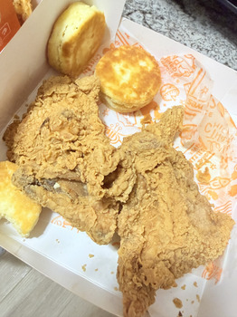 تقرير سلامة الغذاء للمستهلك Popeyes Louisiana Kitchen, Jonestown Road, Harrisburg, PA, USA Hice un pedido en popeye por Uber eat... صورة فوتوغرافية #3