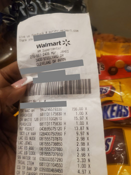 消费者评论 - 食品安全 Walmart Supercenter, Steelyard Drive, Cleveland, OH, USA We ate party size candy from Steele yard Wa... 照片 #4