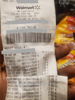消费者评论 - 食品安全 Walmart Supercenter, Steelyard Drive, Cleveland, OH, USA We ate party size candy from Steele yard Wa... 照片 #5