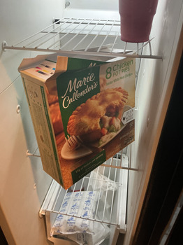 Reseña del consumidor - Seguridad alimentaria Costco Wholesale, Hamrick Road, Central Point, OR, USA This is the second time I bought Marie calend... foto #2
