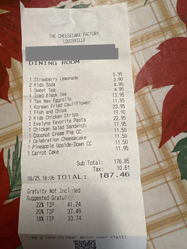 Avaliação do consumidor - Segurança alimentar The Cheesecake Factory, Shelbyville Road, Louisville, KY, USA Ate dinner there on Thursday at 5:30.... foto #3