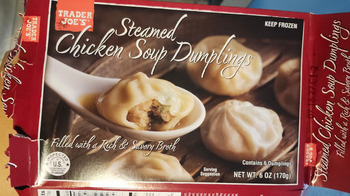 Verbraucherbewertung – Lebensmittelsicherheit Trader Joe's, East Ontario Street, Chicago, IL, USA Ate 1 box Soup dumplings (red box). Had 5 instan... Foto #2