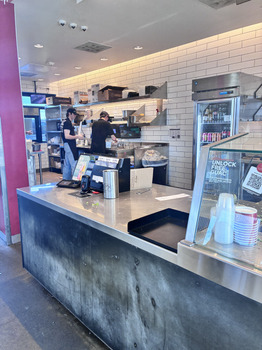 مراجعة المستهلك - سلامة الغذاء Chipotle Mexican Grill, North East Robal Lane, Bend, OR, USA I visited this location on 6/29/2026, h... صورة فوتوغرافية #3