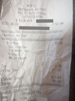 مراجعة المستهلك - سلامة الغذاء KFC, 813 South Belt Highway, Saint Joseph, MO, USA August 28th2023 Kentucky Fried Chicken They Denie... صورة فوتوغرافية #2