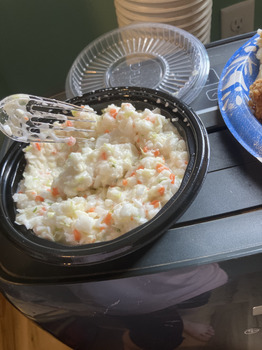 Informe de seguridad alimentaria del consumidor KFC, Capital Ave NE, Battle Creek, MI, USA I received coleslaw two containers and both were stringy,... foto #2