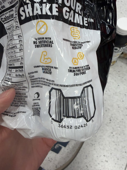 Reseña del consumidor - Seguridad alimentaria Target, South State Street, Sandy, UT, USA Opened shake maybe 5 minutes after purchasing, instantly... foto #4