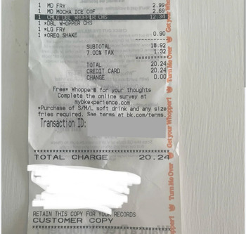 Informe de seguridad alimentaria del consumidor Burger King, Food Court, County Mall, Crawley, UK There was raw chicken and burgers left outside in... foto #2