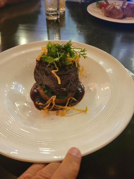 Avis du consommateur - Sécurité alimentaire Gordon Ramsay Hell's Kitchen, Las Vegas Boulevard South, Las Vegas, NV, USA Ate short rib entree, lo... photo #3