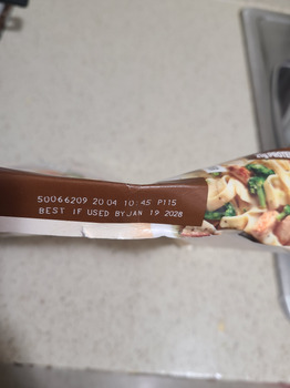 消费者评论 - 食品安全 Walmart Supercenter, Gosford Road, Bakersfield, CA, USA I ate the healthy choice skillet chicken alf... 照片 #3