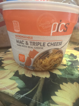 Consumer Food Safety Report Market 32, New York 50, Saratoga Springs, NY, USA We open the Mac & triple cheese from market 32 on... photo #3