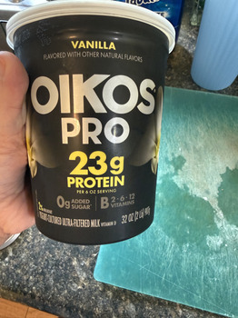Avis du consommateur - Sécurité alimentaire Kroger, North Dixon Road, Kokomo, IN, USA I bought a container of oikos Greek protein pro yogurt wit... photo #2