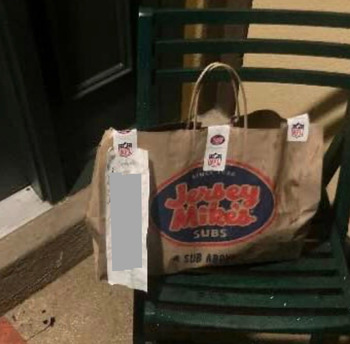 مراجعة المستهلك - سلامة الغذاء Jersey Mike's Subs, South Main Street, Englewood, OH, USA I’m a retired Air Force member with Parkin... صورة فوتوغرافية #2