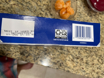 消费者评论 - 食品安全 Olsen's Piggly Wiggly, Washington Avenue, Cedarburg, WI, USA Klondike sandwich bars from Pigglt Wigg... 照片 #2