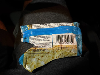 Reseña del consumidor - Seguridad alimentaria Safeway, Burke Centre Parkway, Burke, VA, USA Bought Homestyle Rice Krispie Treat Main brand not sto... foto #3
