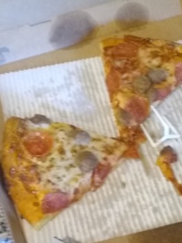 Consumer Review - Food Safety Pizza Hut, University Boulevard, Round Rock, Texas, USA All 4 of us still sick on 6/9 after ordering... photo #1