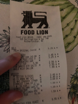 Verbraucherbewertung – Lebensmittelsicherheit Food Lion, Rutherfordton, NC, USA I ate a snack of Palmetto Original Pimento Cheese & Wheat Thins cr... Foto #2