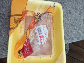 Reseña del consumidor - Seguridad alimentaria Walmart Supercenter, 1021 High Point St, Randleman, NC 27317, USA Went there 4 miles from our house... foto #3