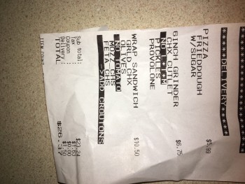 Avis du consommateur - Sécurité alimentaire Vivaldi's Pizzeria, Cheshire Road, Pittsfield, MA, USA Ordered last night got Italian around 10pm cl... photo #3