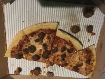 مراجعة المستهلك - سلامة الغذاء Pizza Hut, 4501 Castor Avenue, Philadelphia, PA, USA I ordered a two toppings medium pizza  that had... صورة فوتوغرافية #2