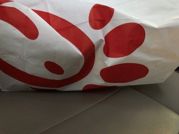 Verbraucherbewertung – Lebensmittelsicherheit Chick-fil-A, Lincoln Boulevard, Venice, CA, USA I had a chicken deluxe, small side of Mac and cheese... Foto #2