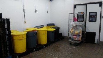 Informe de seguridad alimentaria del consumidor Walmart Supercenter, Lapalco Boulevard, Marrero, LA, USA The meat department is completely hazardous... foto #12