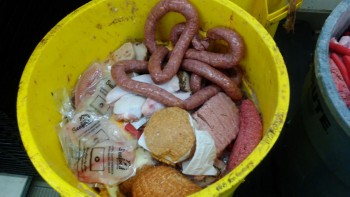Informe de seguridad alimentaria del consumidor Walmart Supercenter, Lapalco Boulevard, Marrero, LA, USA The meat department is completely hazardous... foto #17