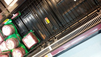Informe de seguridad alimentaria del consumidor Walmart Supercenter, Lapalco Boulevard, Marrero, LA, USA The meat department is completely hazardous... foto #181