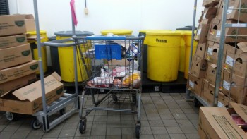 Informe de seguridad alimentaria del consumidor Walmart Supercenter, Lapalco Boulevard, Marrero, LA, USA The meat department is completely hazardous... foto #215