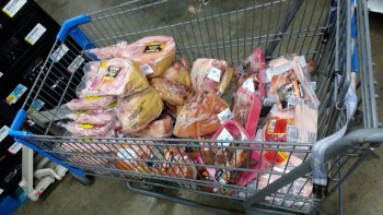 Informe de seguridad alimentaria del consumidor Walmart Supercenter, Lapalco Boulevard, Marrero, LA, USA The meat department is completely hazardous... foto #272