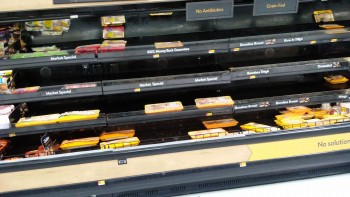 Informe de seguridad alimentaria del consumidor Walmart Supercenter, Lapalco Boulevard, Marrero, LA, USA The meat department is completely hazardous... foto #358