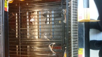 Informe de seguridad alimentaria del consumidor Walmart Supercenter, Lapalco Boulevard, Marrero, LA, USA The meat department is completely hazardous... foto #363