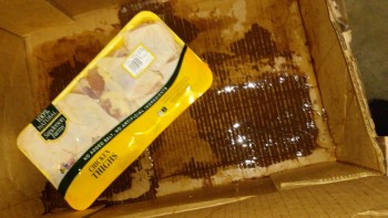 Informe de seguridad alimentaria del consumidor Walmart Supercenter, Lapalco Boulevard, Marrero, LA, USA The meat department is completely hazardous... foto #397