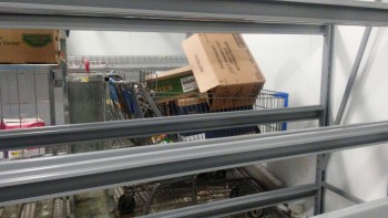 Informe de seguridad alimentaria del consumidor Walmart Supercenter, Lapalco Boulevard, Marrero, LA, USA The meat department is completely hazardous... foto #398