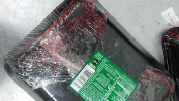 Informe de seguridad alimentaria del consumidor Walmart Supercenter, Lapalco Boulevard, Marrero, LA, USA The meat department is completely hazardous... foto #130