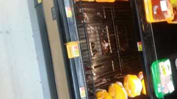 Informe de seguridad alimentaria del consumidor Walmart Supercenter, Lapalco Boulevard, Marrero, LA, USA The meat department is completely hazardous... foto #169