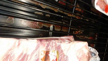 Informe de seguridad alimentaria del consumidor Walmart Supercenter, Lapalco Boulevard, Marrero, LA, USA The meat department is completely hazardous... foto #184
