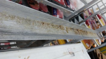 Informe de seguridad alimentaria del consumidor Walmart Supercenter, Lapalco Boulevard, Marrero, LA, USA The meat department is completely hazardous... foto #256