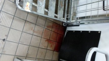 Informe de seguridad alimentaria del consumidor Walmart Supercenter, Lapalco Boulevard, Marrero, LA, USA The meat department is completely hazardous... foto #296