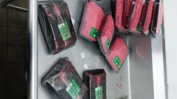 Informe de seguridad alimentaria del consumidor Walmart Supercenter, Lapalco Boulevard, Marrero, LA, USA The meat department is completely hazardous... foto #310
