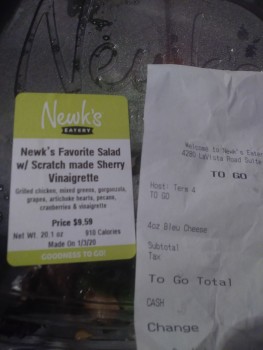 Reseña del consumidor - Seguridad alimentaria Newk's Eatery, Lavista Road, Tucker, Georgia, USA Salad 1/5/2020 at approx. 7 pm I picked up from se... foto #2