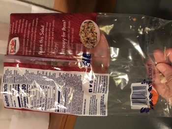 消费者评论 - 食品安全 Hy-Vee, North Ankeny Boulevard, Ankeny, IA, USA Dole Cheddar Chipotle Salad. My son and I both ate t... 照片 #3